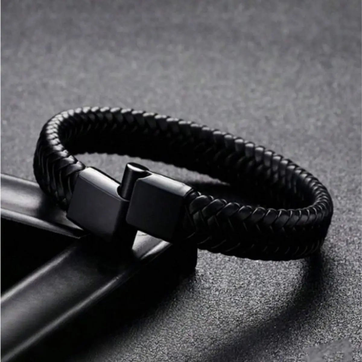 Vanguard - Pulsera de cuero trenzado premium - Reliviera